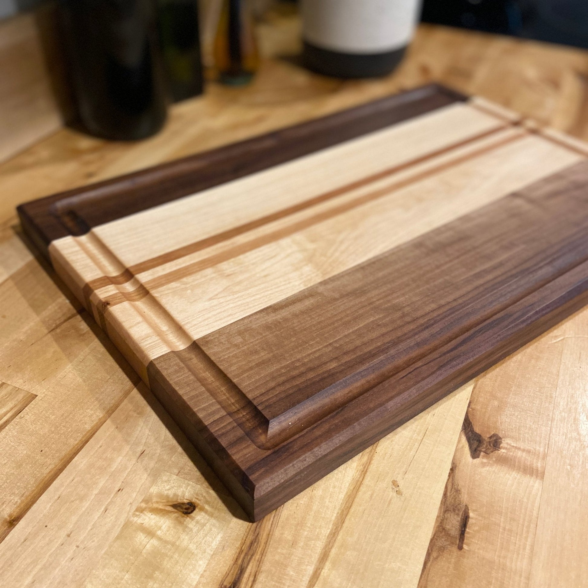 Hardwood Cutting Board | Walnut | Maple | Cherry - Seeds & Sawdust